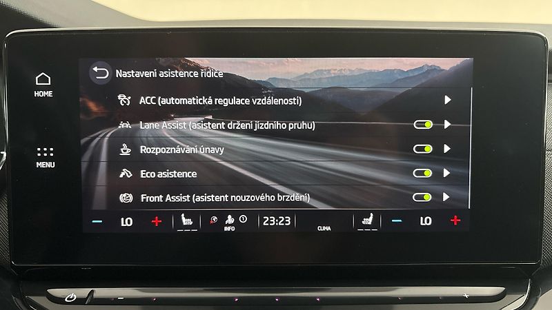 Škoda Octavia 2.0 TDI DSG Sportline - fotka 26 z 29