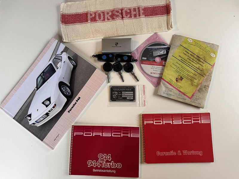 Porsche 944 - fotka 39 z 47