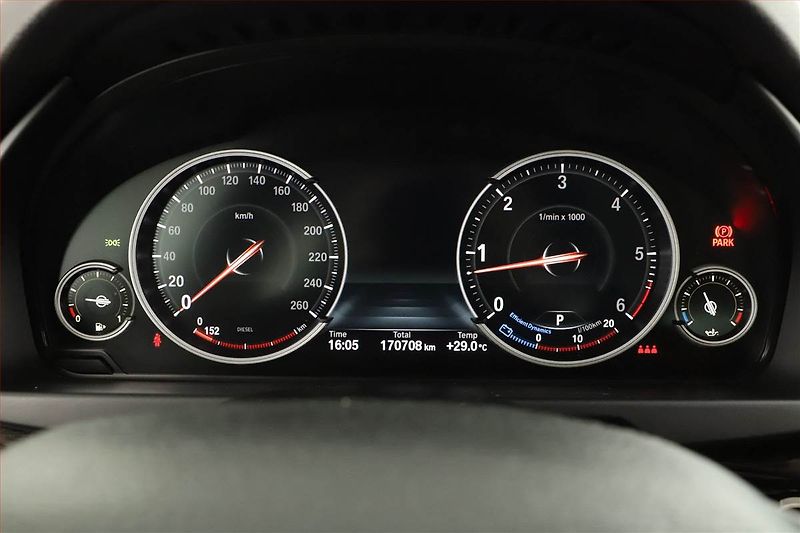 BMW X5 (2015) xDrive30d - fotka 8 z 21