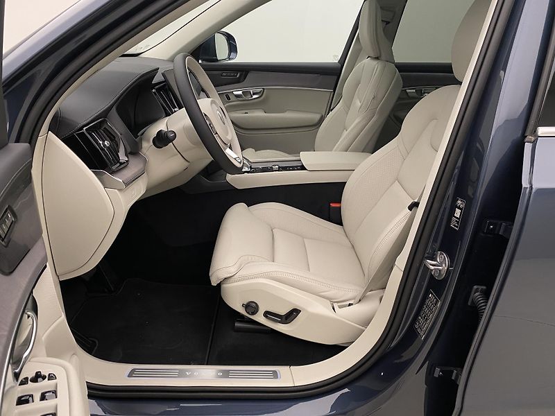 Volvo XC90 (2026) B5 AWD AUT BRIGHT PLUS 7míst - fotka 3 z 70