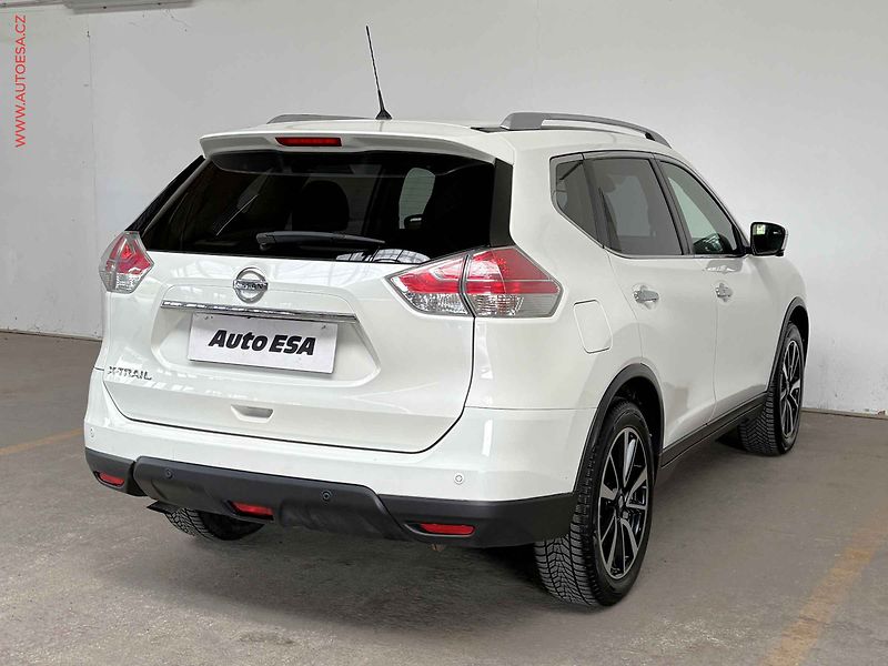 Nissan X-Trail (2015) 1.6 dCi 4x4, ČR, Navi, LED - fotka 4 z 18