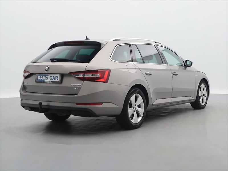 Škoda Superb 2,0 TDI 140kW 4x4 DSG Style CZ - fotka 7 z 34