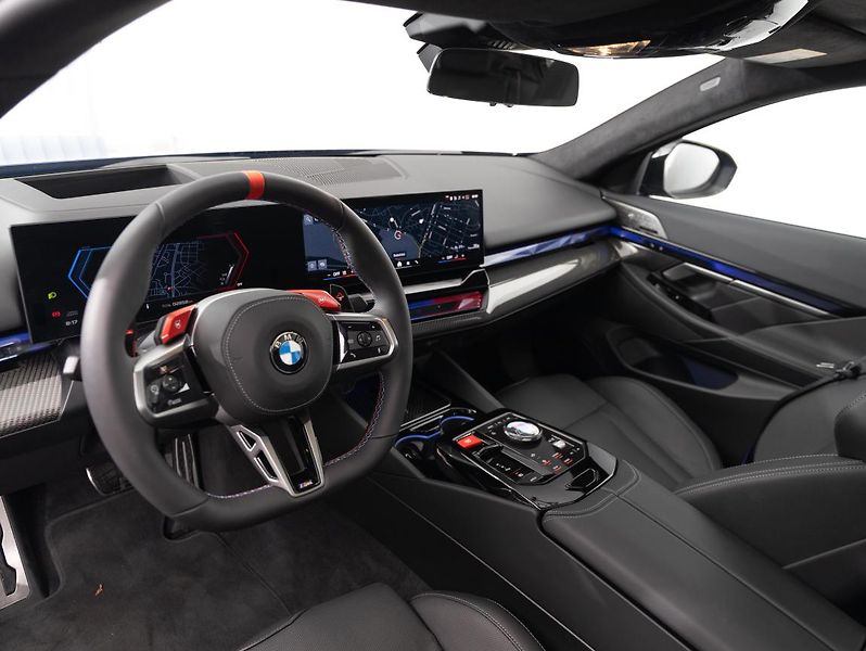 BMW M5 - fotka 11 z 23
