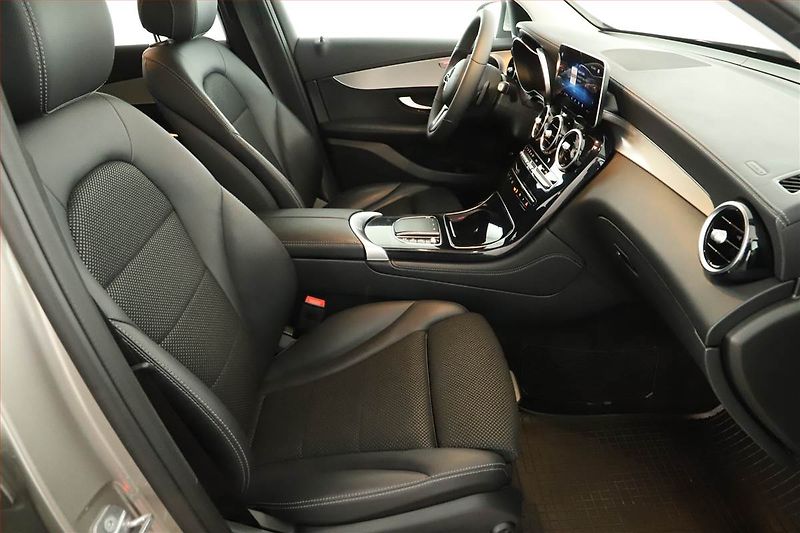 Mercedes-Benz GLC (2020) 200 4MATIC - fotka 7 z 17