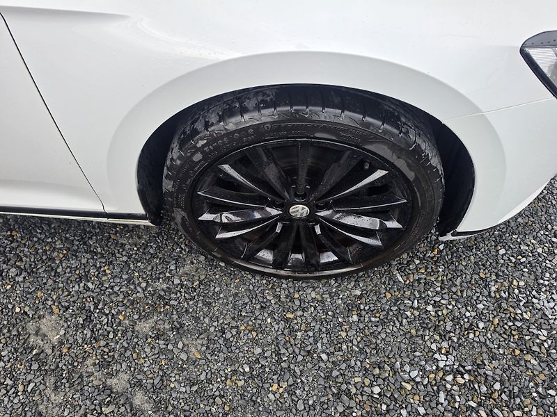 Volkswagen Passat 2.0 TDI DSG Night Paket  - fotka 5 z 24