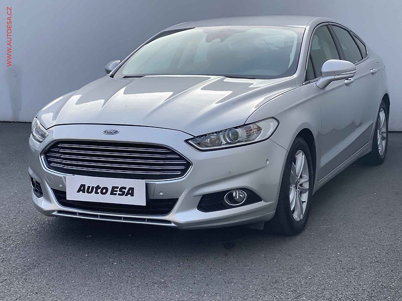 Ford Mondeo (2015) 2.0 TDCi, Titanium, park - fotka 3 z 18