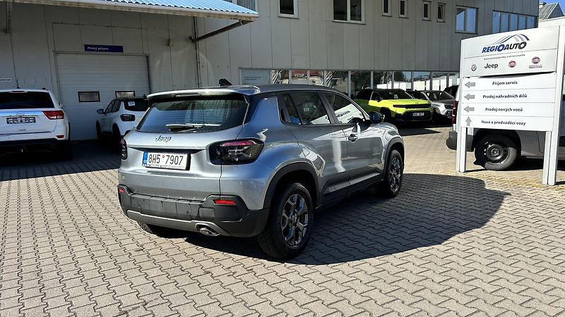 Jeep Avenger 1.2i 100k Longitude AT6 - fotka 4 z 11