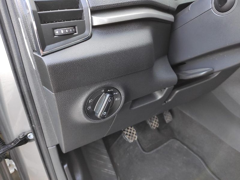 Škoda Karoq (2018) Ambition 1.0 TSI 96kW MAN6 TZ - fotka 20 z 30