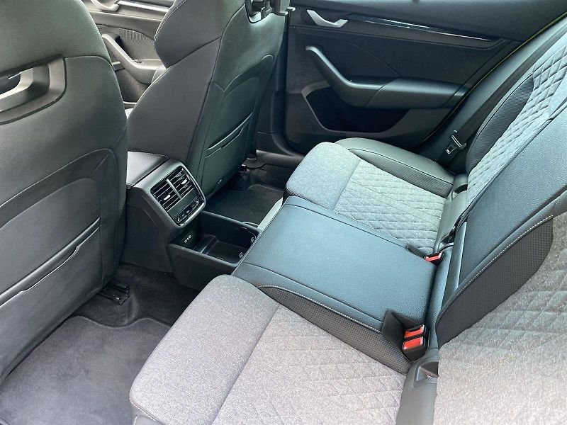 Škoda Octavia (2025) 1.5 TSI DSG SportLine - fotka 9 z 35