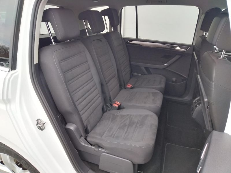Volkswagen Touran 2.0 TDI  7DSG Highline - fotka 12 z 30