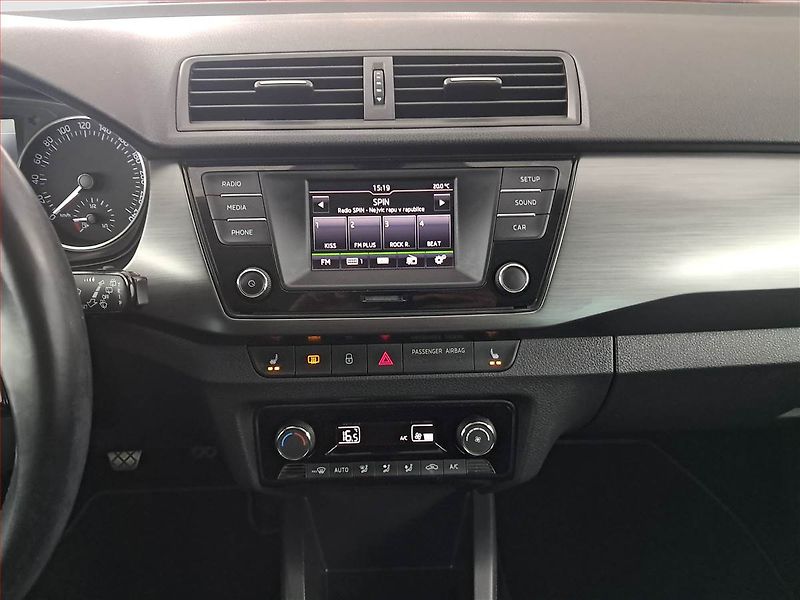 Škoda Fabia (2017) Style 1.0 TSI, ČR,1.maj - fotka 12 z 15