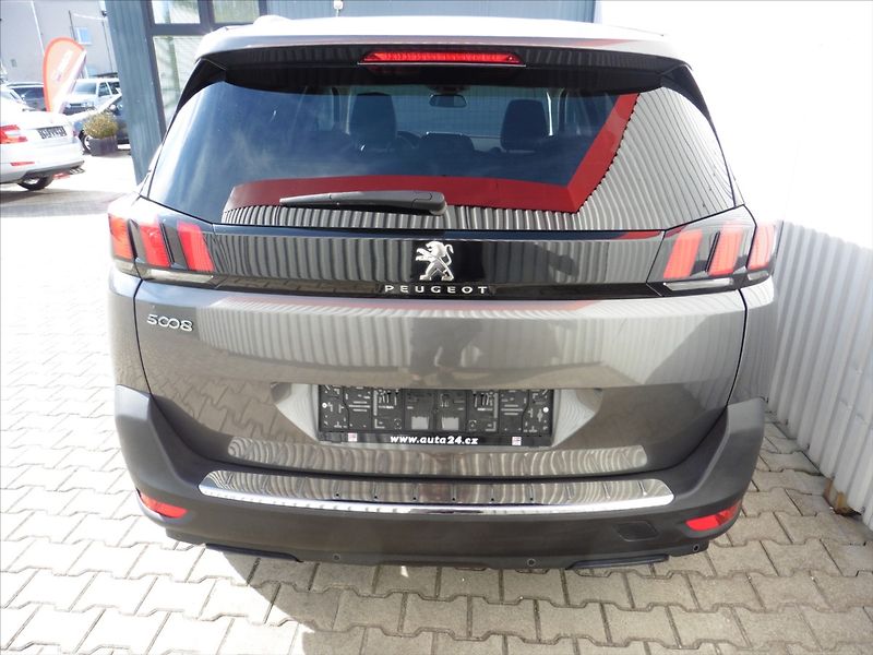Peugeot 5008 2.0 HDi Allure 7.míst - fotka 7 z 17