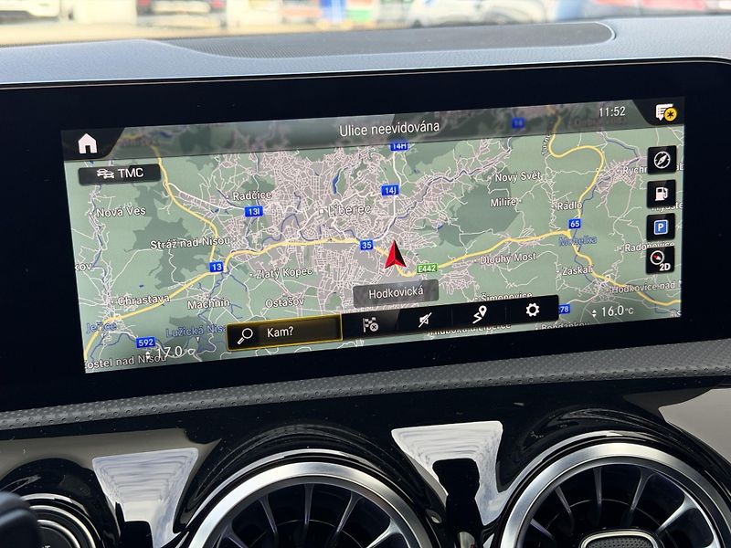 Mercedes-Benz CLA 220d Shooting Brake AMG - fotka 13 z 37