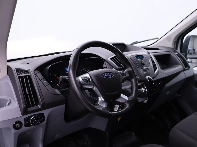Ford Transit 2,0 TDCi L3 DPH CZ 1.Maj - fotka 19 z 26