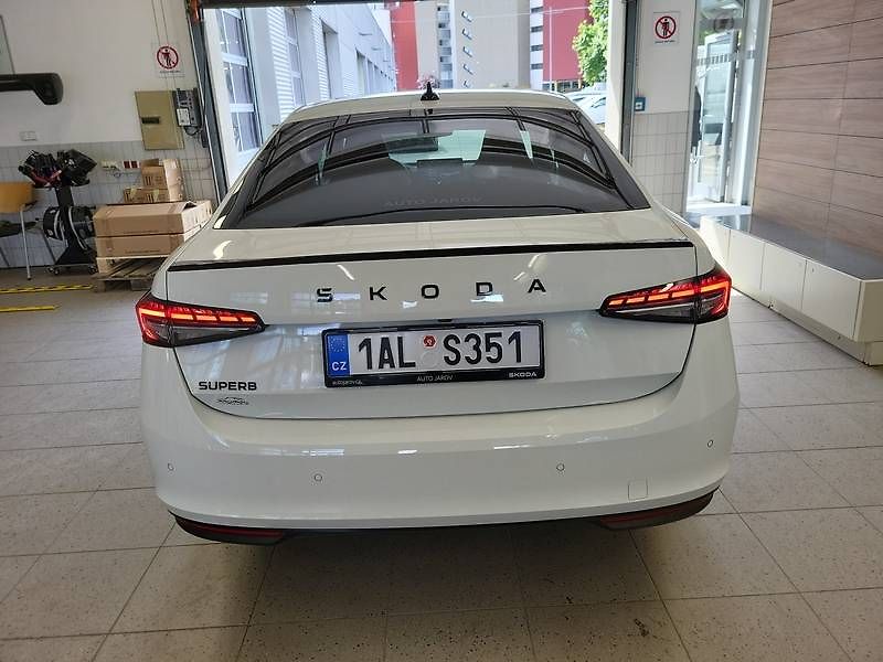 Škoda Superb (2026) 2.0 TDI Sportline - fotka 5 z 12