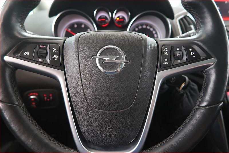 Opel Zafira (2015) 2.0 BiCDTI, 7 míst, Navi - fotka 14 z 19