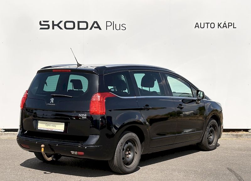 Peugeot 5008 (2015) BlueHDI 84 kW AT Allure PANO - - fotka 2 z 28
