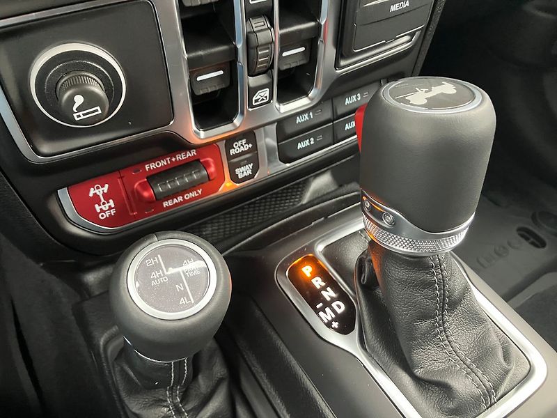 Jeep Wrangler 2.0T 272k Rubicon 8AT. - fotka 34 z 55