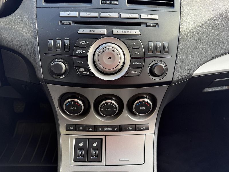 Mazda 3 1.6 High-Line - fotka 29 z 34
