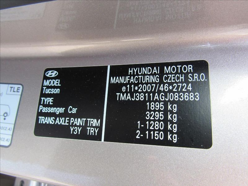 Hyundai Tucson 1,6 GDi 97kW Premium - fotka 32 z 32
