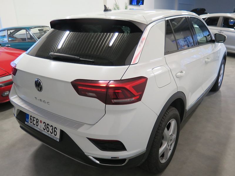 Volkswagen T-Roc (2020) 1.5TSI,klima,výhřev,2xkola - fotka 4 z 30