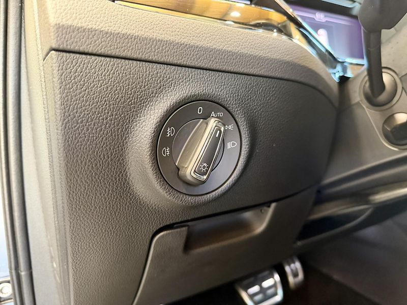 Škoda Superb 2.0 TDi 140 Kw DSG L&K - fotka 29 z 38