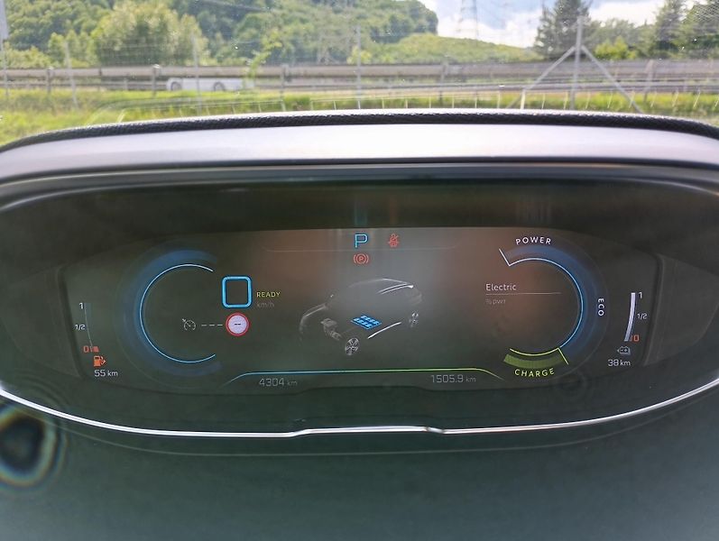 Peugeot 3008 (2022) ALLURE Pack PHEV 225 e-EAT8 - fotka 11 z 19