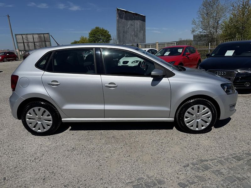 Volkswagen Polo (2010) 1.4 16v DSG 63kw  75000km 1.M. - fotka 8 z 26