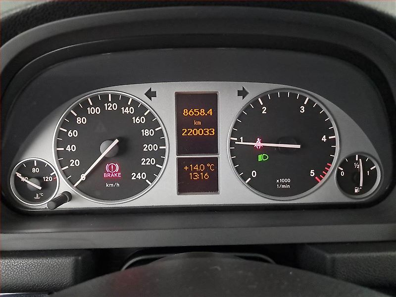 Mercedes-Benz Třídy B (2011) B 180 CDI - fotka 11 z 15
