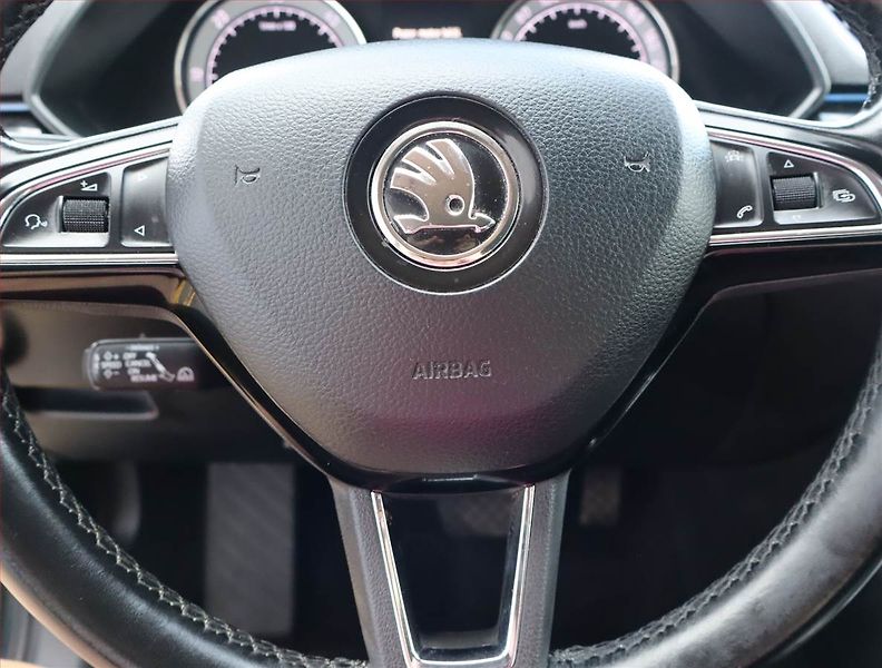 Škoda Superb (2018) Laurin&Klement 2.0 TDI - fotka 20 z 22