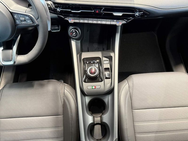 Alfa Romeo Tonale (2026) Veloce 1.5 Turbo Ibrida 175 TC - fotka 14 z 24