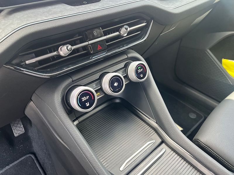 Škoda Kodiaq 2.0 TSI/150kW Excl.Selection D - fotka 9 z 32
