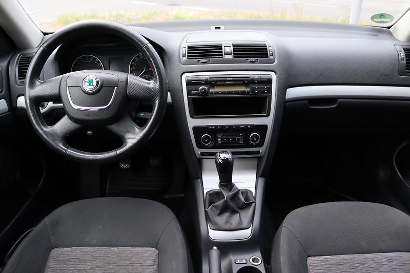 Škoda Octavia SERVISOVANÁ OCTAVIA - fotka 26 z 49