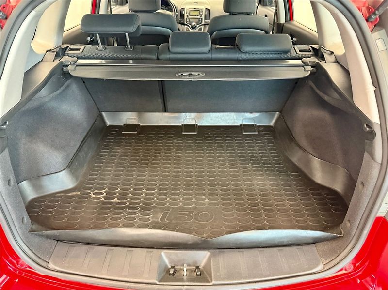 Hyundai i30 1,6 i PRVNÍ MAJITEL 92KW - fotka 14 z 14