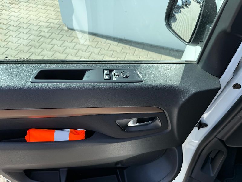 Toyota ProAce Verso 2,0 D-4D L2 Family AT - fotka 12 z 30