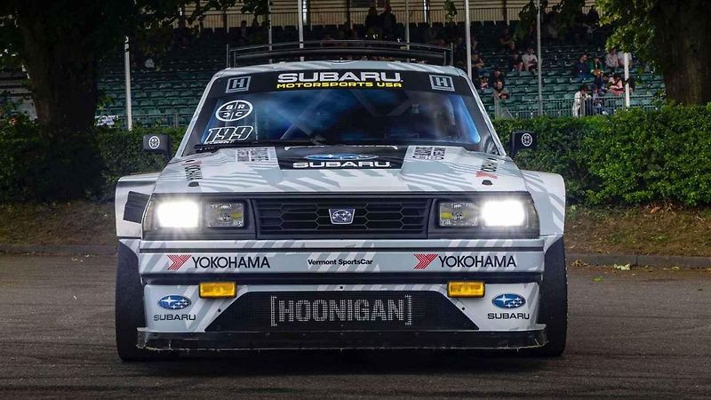Nejnovější Gymkhana má v hlavní roli prototyp jménem Huckster, který připomíná Subaru GL. Tento speciál krotí Travis Pastrana.