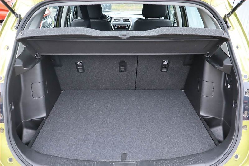 Suzuki SX4 S-Cross (2013) 1.6 VVT, Serv.kniha, Tempomat - fotka 14 z 17