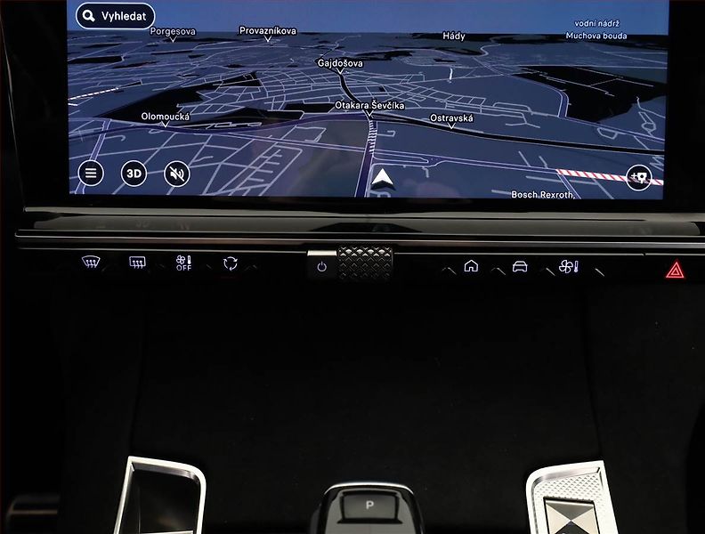 DS Automobiles DS7 Crossback (2023) 1.5 BlueHDI - fotka 13 z 18
