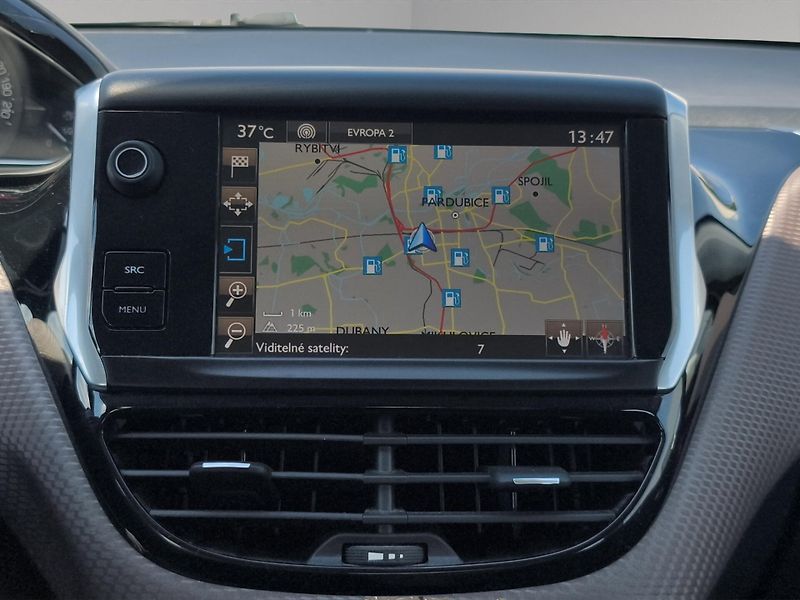 Peugeot 2008 (2015) ACTIVE 1.6 e-HDI 68kW, ČR, 1. - fotka 19 z 24