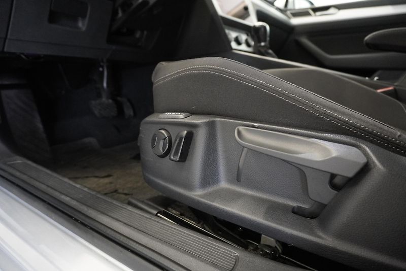 Volkswagen Passat (2019) PASSAT  1,5 TSI FACELIFT AUT. - fotka 12 z 30