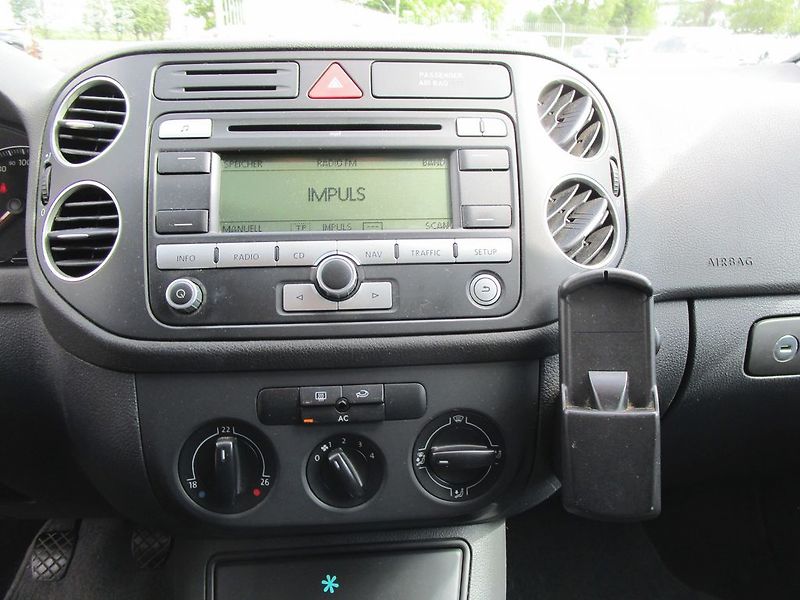 Volkswagen Golf Plus 1,9TDI - 77KW - NOVÁ STK - fotka 18 z 21