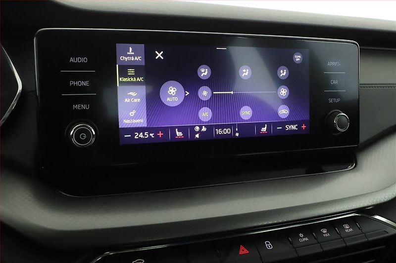 Škoda Octavia (2023) Ambition 1.0 TSI e-tec - fotka 17 z 20
