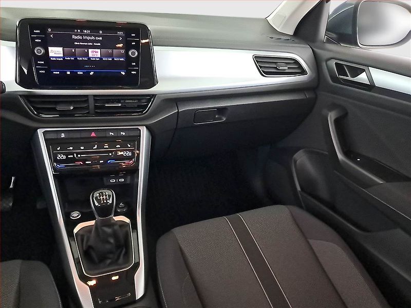 Volkswagen T-Roc (2025) 1.0 TSI - fotka 8 z 19