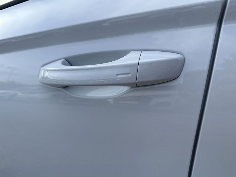 Škoda Karoq (2024) 1.5 TSI Selection - fotka 27 z 32