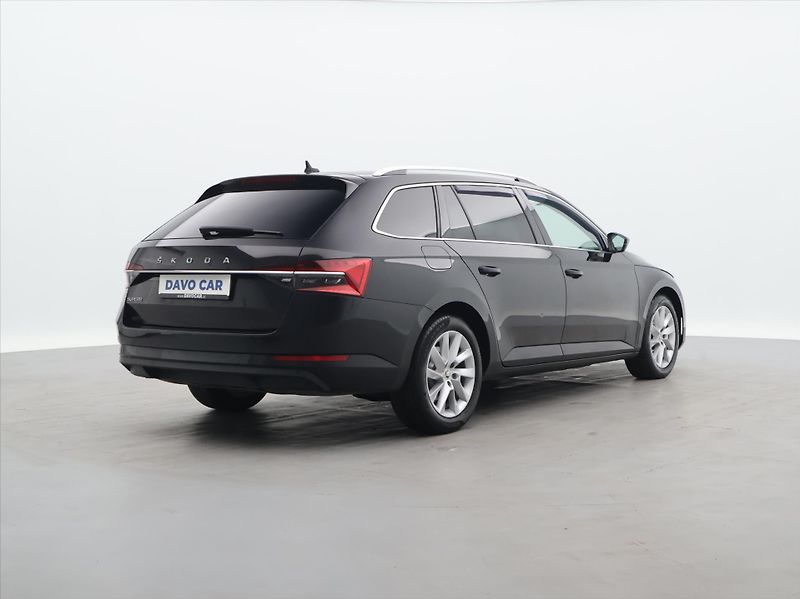 Škoda Superb 2,0 TDI 140kW DSG Style LED - fotka 7 z 34