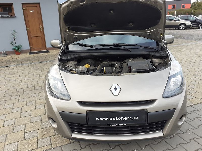 Renault Clio (2009) 1.5 DCi KLIMA - fotka 20 z 20