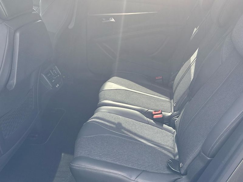 Peugeot 5008 (2020) 2.0 HDI GT-Line 130KW - fotka 7 z 24