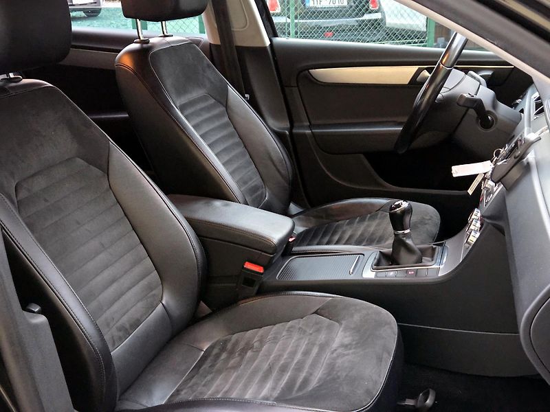 Volkswagen Passat TDi Highline, SERV.KNIHA       - fotka 32 z 51