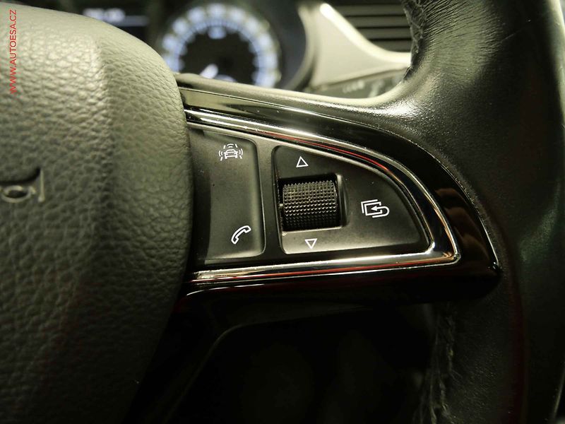Škoda Octavia (2017) 1.6 TDi, 2.maj,ČR, Style - fotka 17 z 22