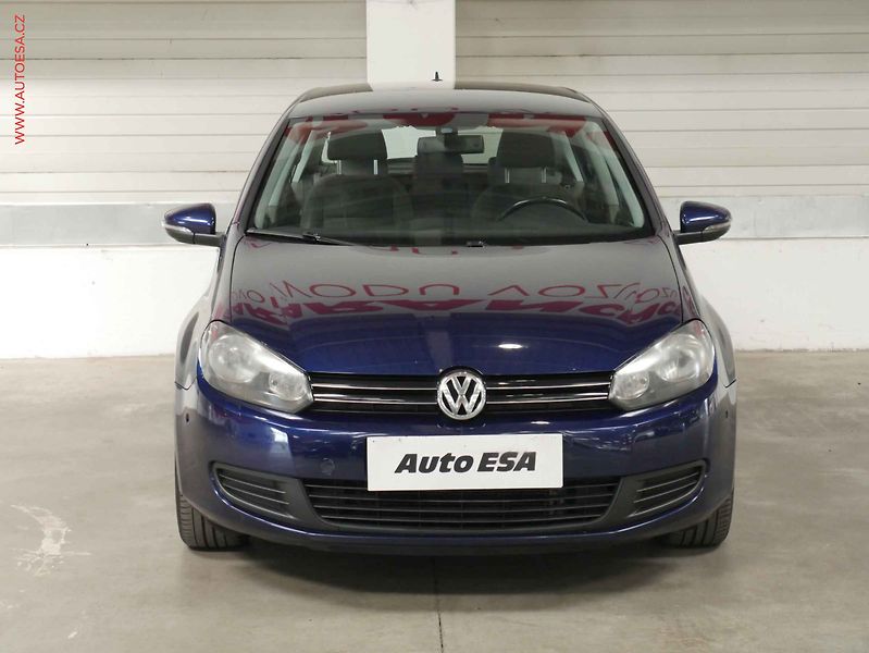 Volkswagen Golf (2011) 1.6TDi, Navi, AC - fotka 2 z 21